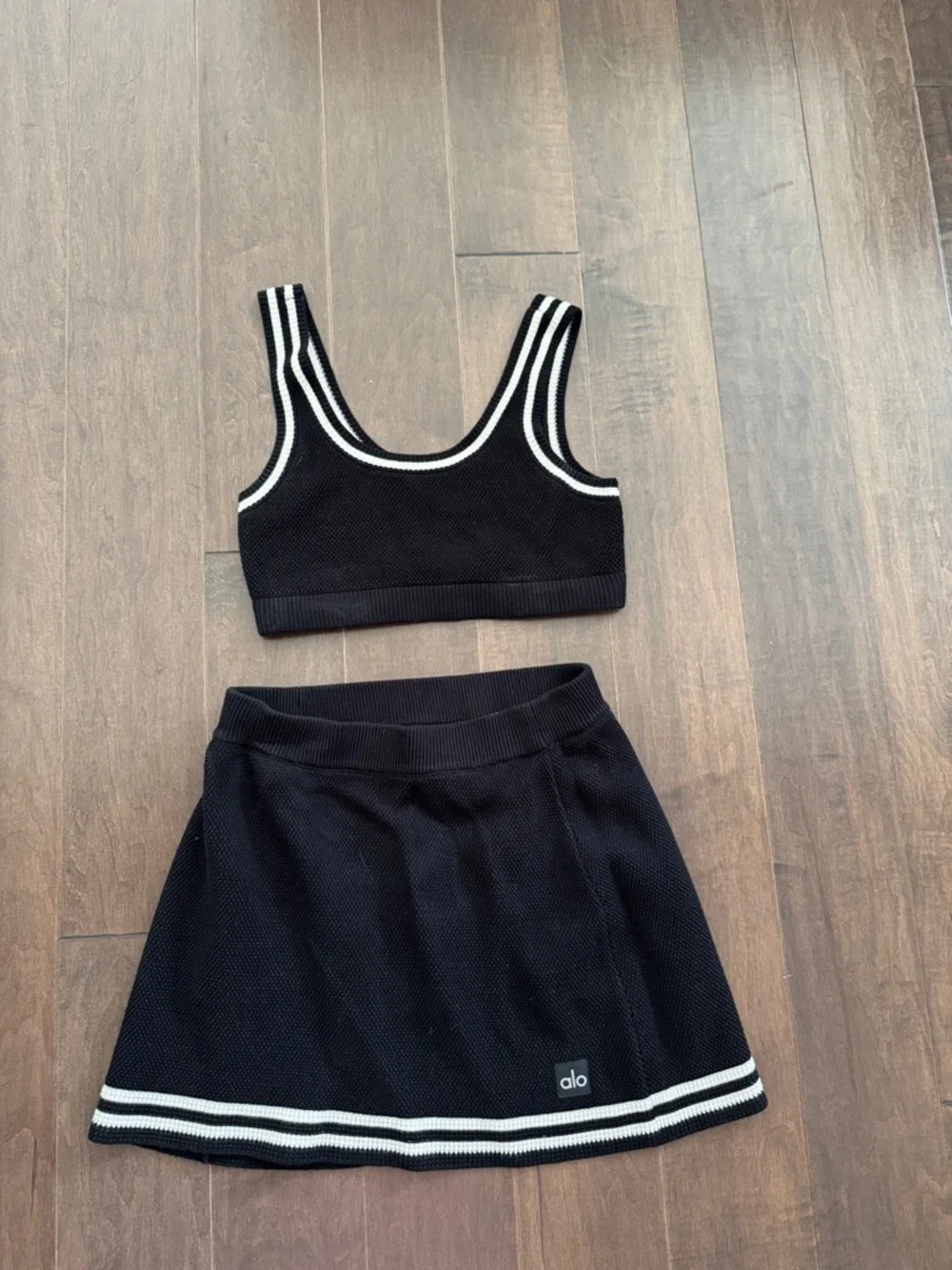 ALO Yoga Black Tennis Club Sweater Knit Skirt and bra top - Picture 1 of 5